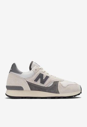 475 Low-Top Sneakers in Sea Salt with Castlerock New Balance 530 Neutral