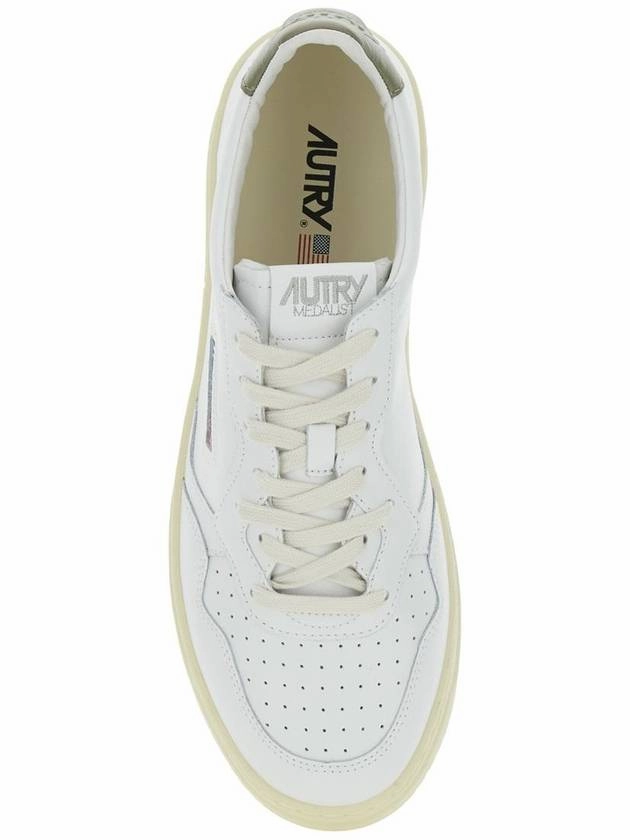 Spikeless Golf Sneakers 'Medalist Low' Green Sneakers With Contrasting Heel Tab In Leather Man