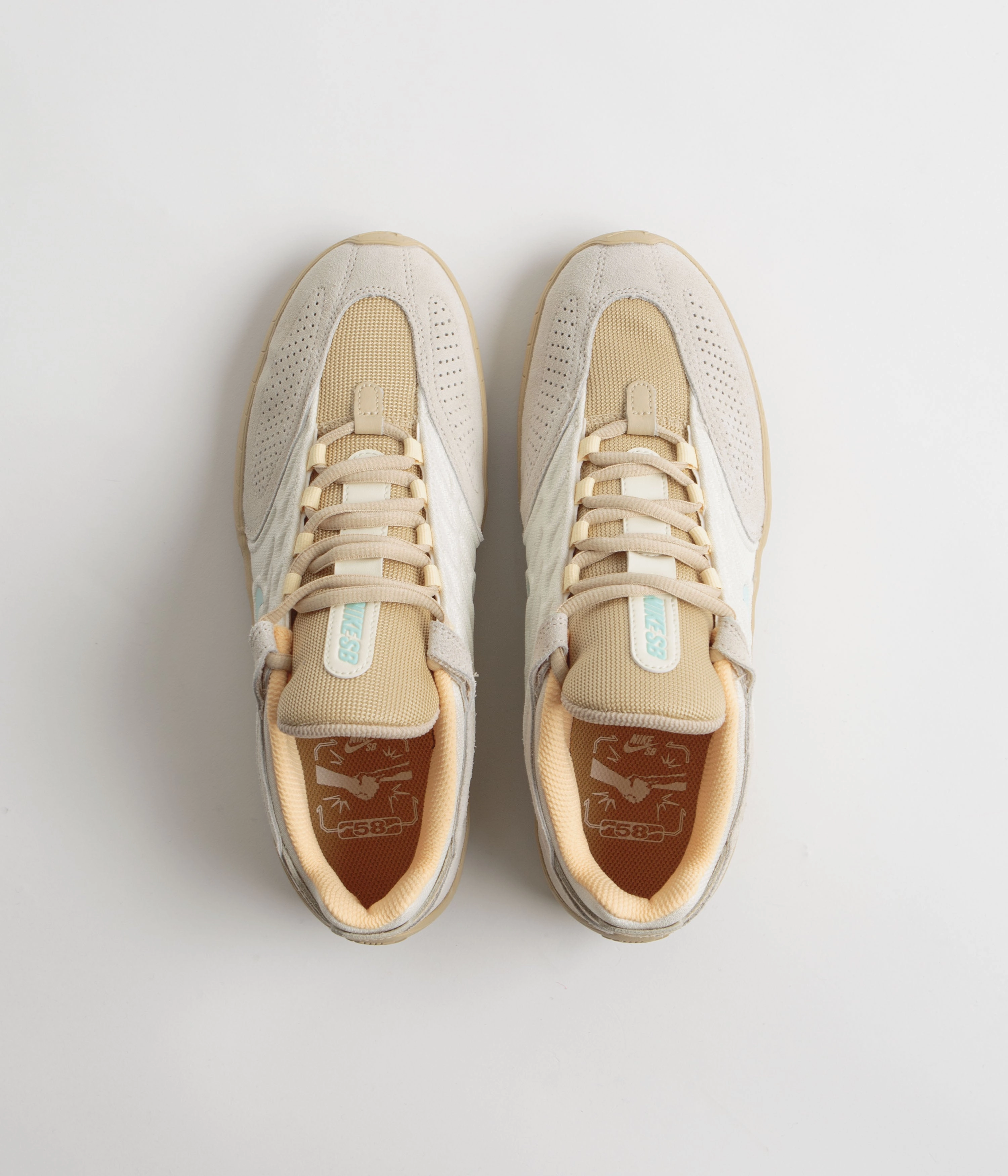 Badminton Shoes Asics Nike SB Vertebrae TE Shoes - Coconut Milk / Jade Ice - Sesame - Gold