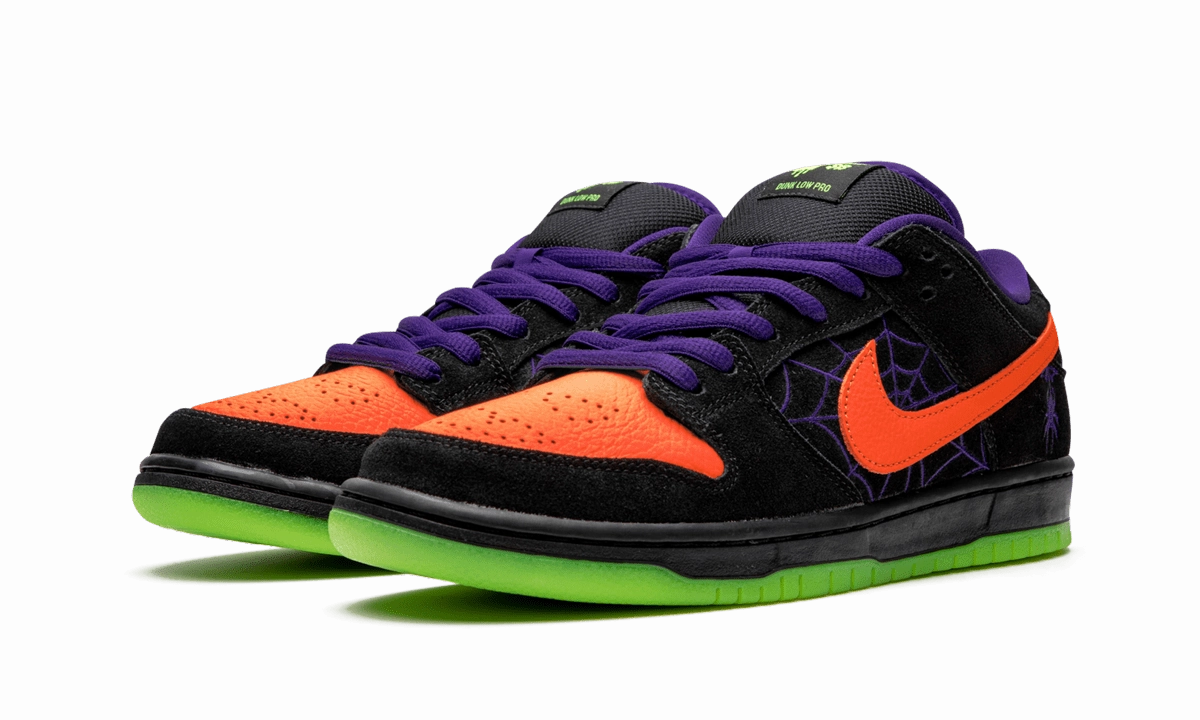 Asics Classic Wrestling Shoes NIKE SB DUNK LOW "NIGHT OF MISCHIEF"