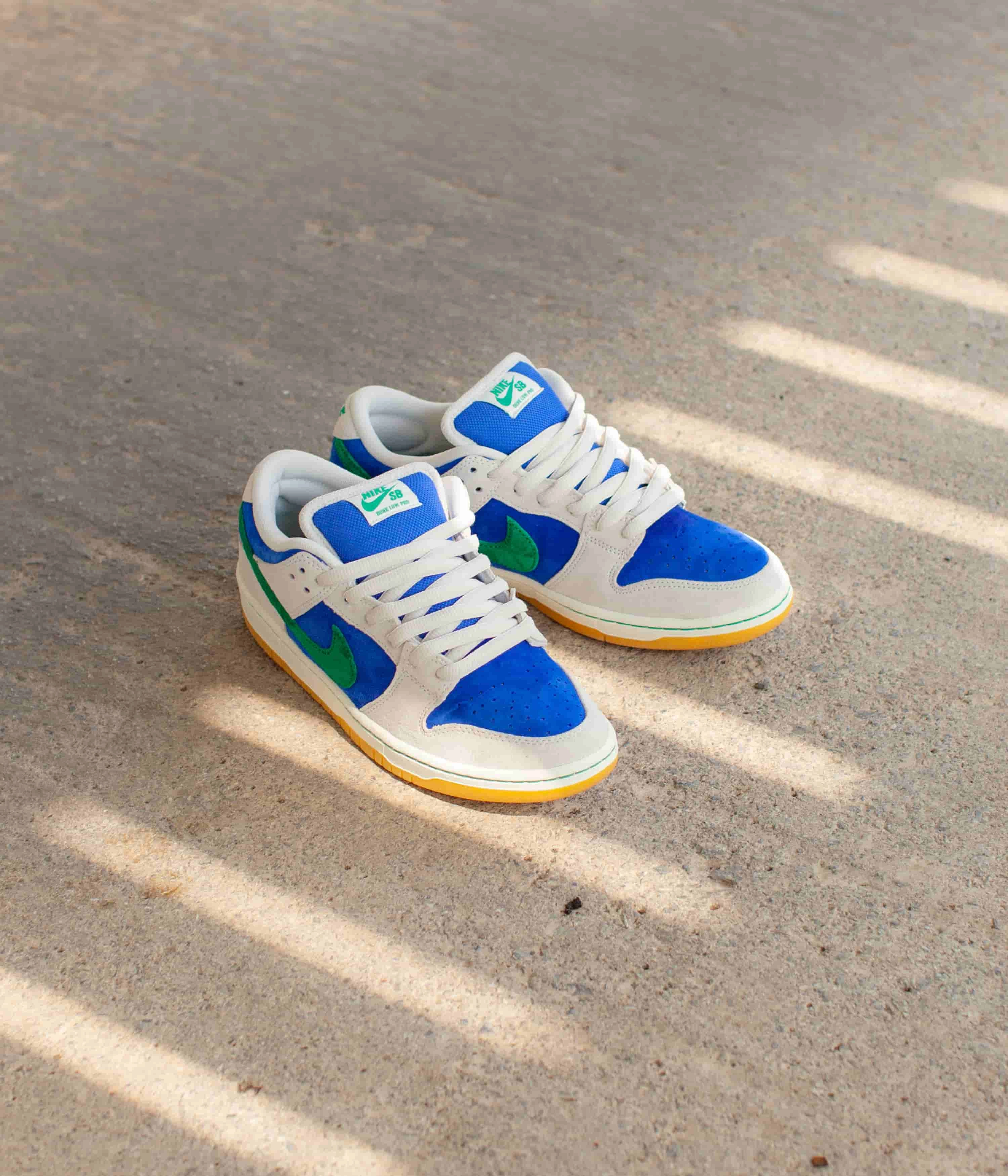 Nike SB Dunk Low Pro Shoes - Phantom / Malachite - Hyper Royal Ronnie Fieg Shoes Asics