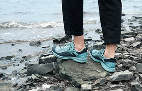 Asics GEL-BURZ 2 x KIKO KOSTADINOV- Caramel / Forrest Asics Gel Evate 3 Running Shoe