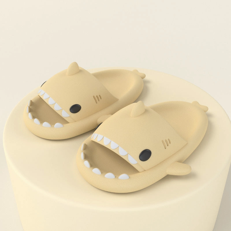 Adult's Slippers Indoor Outdoor Funny Shark Cartoon Slippers Victoria Robe And Slippers