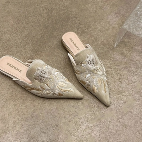 Desginer Slides binfenxie Designer Women Embroidery Mules Slippers Fashion Shallow Slip On Slides Shoes Ladies Elegant Outdoor Low Heel Shoes