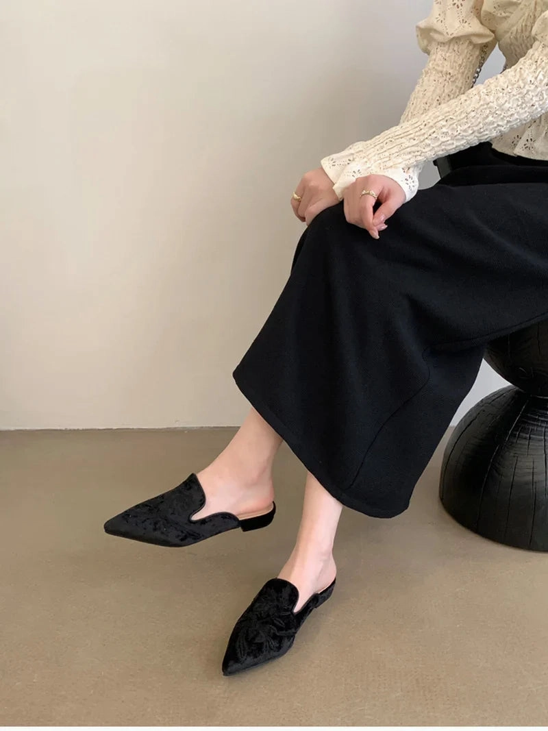 binfenxie Designer Women Embroidery Mules Slippers Fashion Shallow Slip On Slides Shoes Ladies Elegant Outdoor Low Heel Shoes Fuzzy Cute Slippers