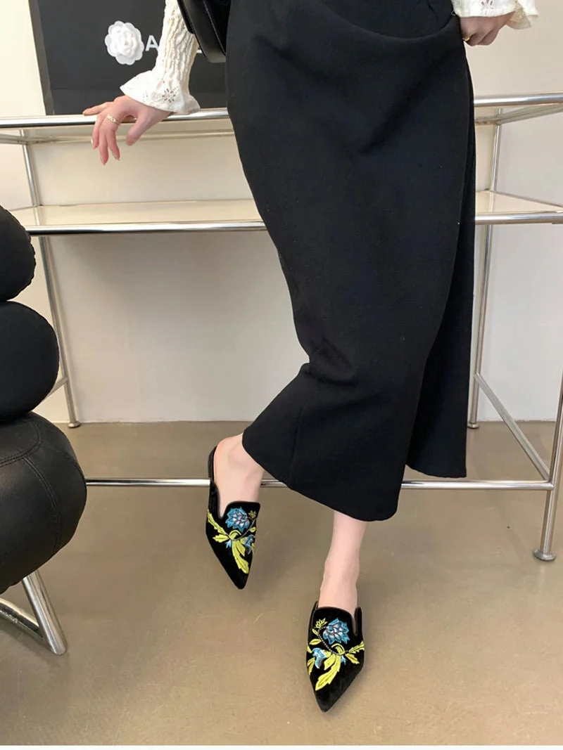 binfenxie Designer Women Embroidery Mules Slippers Fashion Shallow Slip On Slides Shoes Ladies Elegant Outdoor Low Heel Shoes Slide Colorways