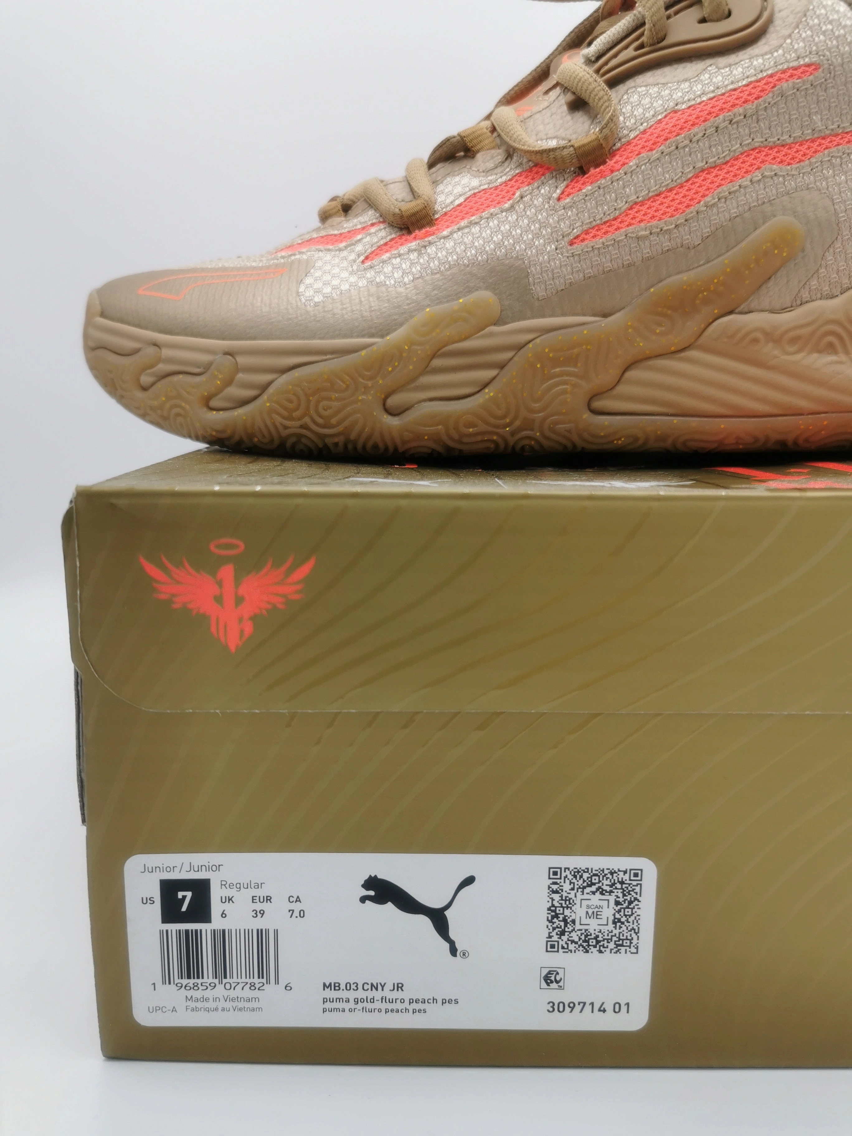BOYS JUNIOR SIZE 7 US - PUMA x LAMELO BALL MB.03 CNY Gold-Fluro Peach EUC B60 Puma Shoes Gore Tex