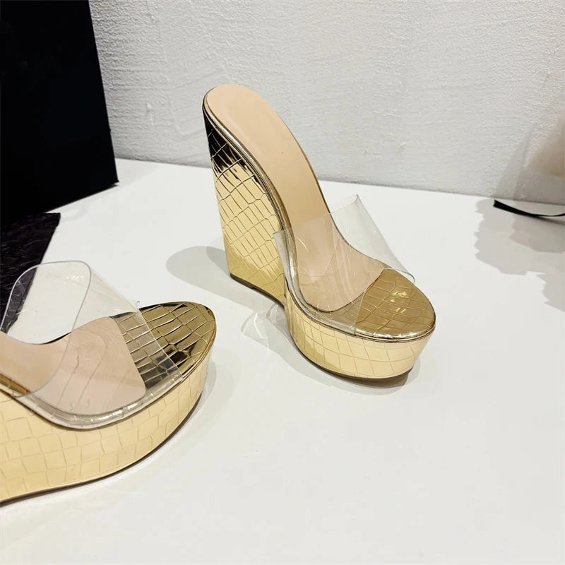 Mother Of The Bride Slitters Liyke PVC transparente Schuhe fr Frauen Plattform Keile Hausschuhe breites Band runder Kopf offene Zehen Gold High Heels Sommers andalen