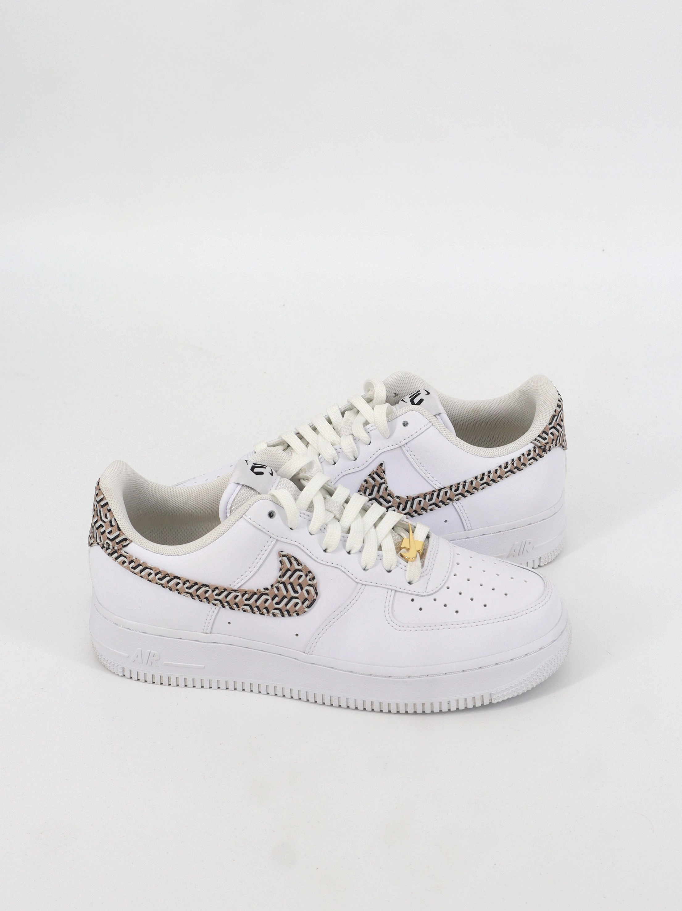 Flat Shoes With Jeans Women's Brand Logo Embroidered Sneakers,White