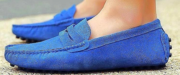 Style Soft Moccasins Men Loafers High Genuine Leather Shoes Men Flats Gommino Driving Shoes Casual Shoes Comfortable