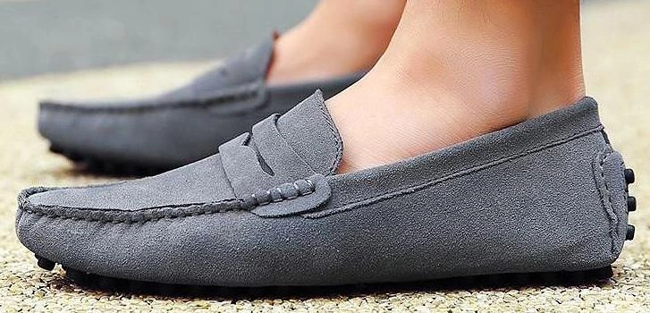 Style Soft Moccasins Men Loafers High Genuine Leather Shoes Men Flats Gommino Driving Shoes Retro 1 Mid Se Casual Shoes