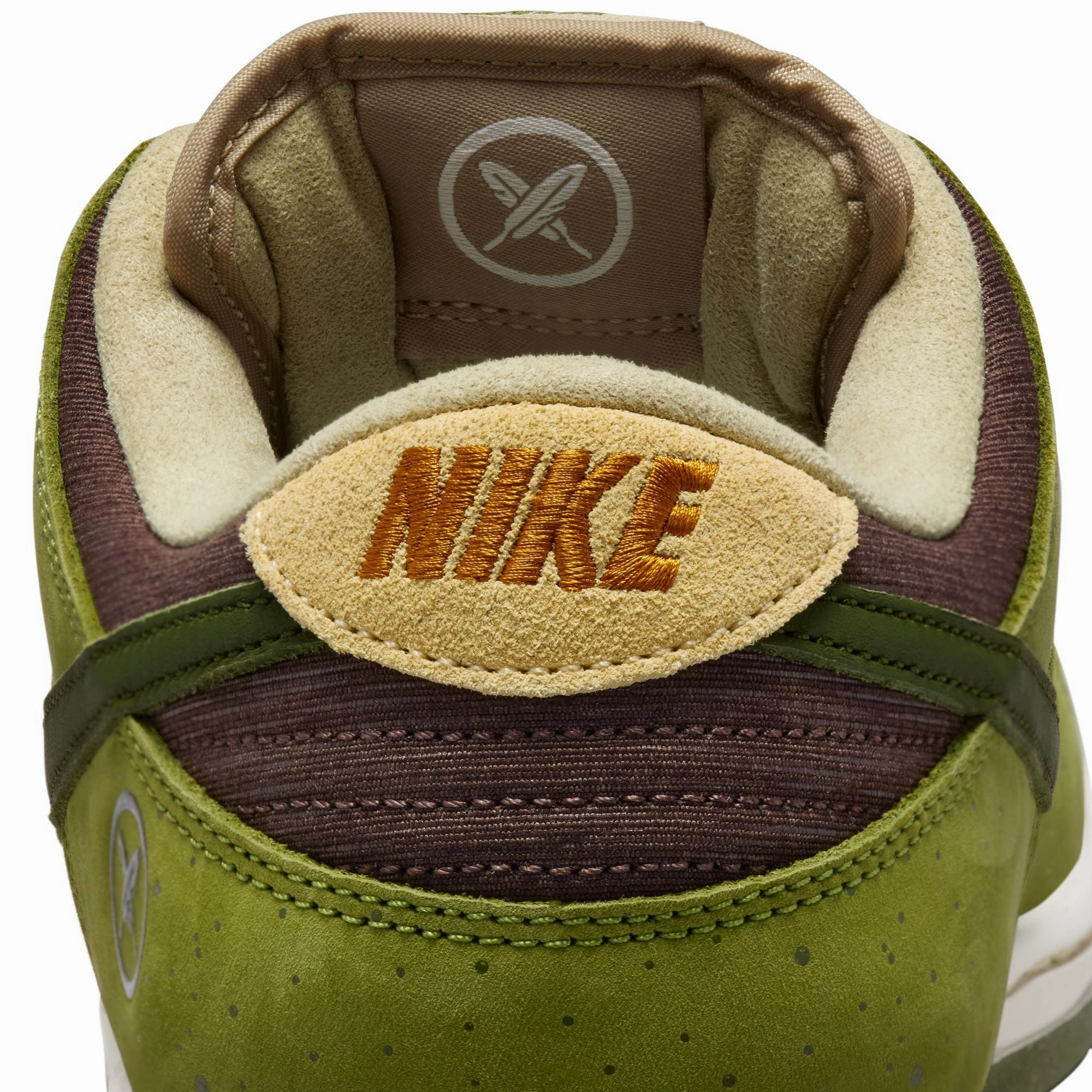 NIKE SB YUTO DUNK LOW PRO ASPARAGUS GREEN / LEGION GREEN-LT KHAKI Asics Gel Challenger 14 Tennis Shoes