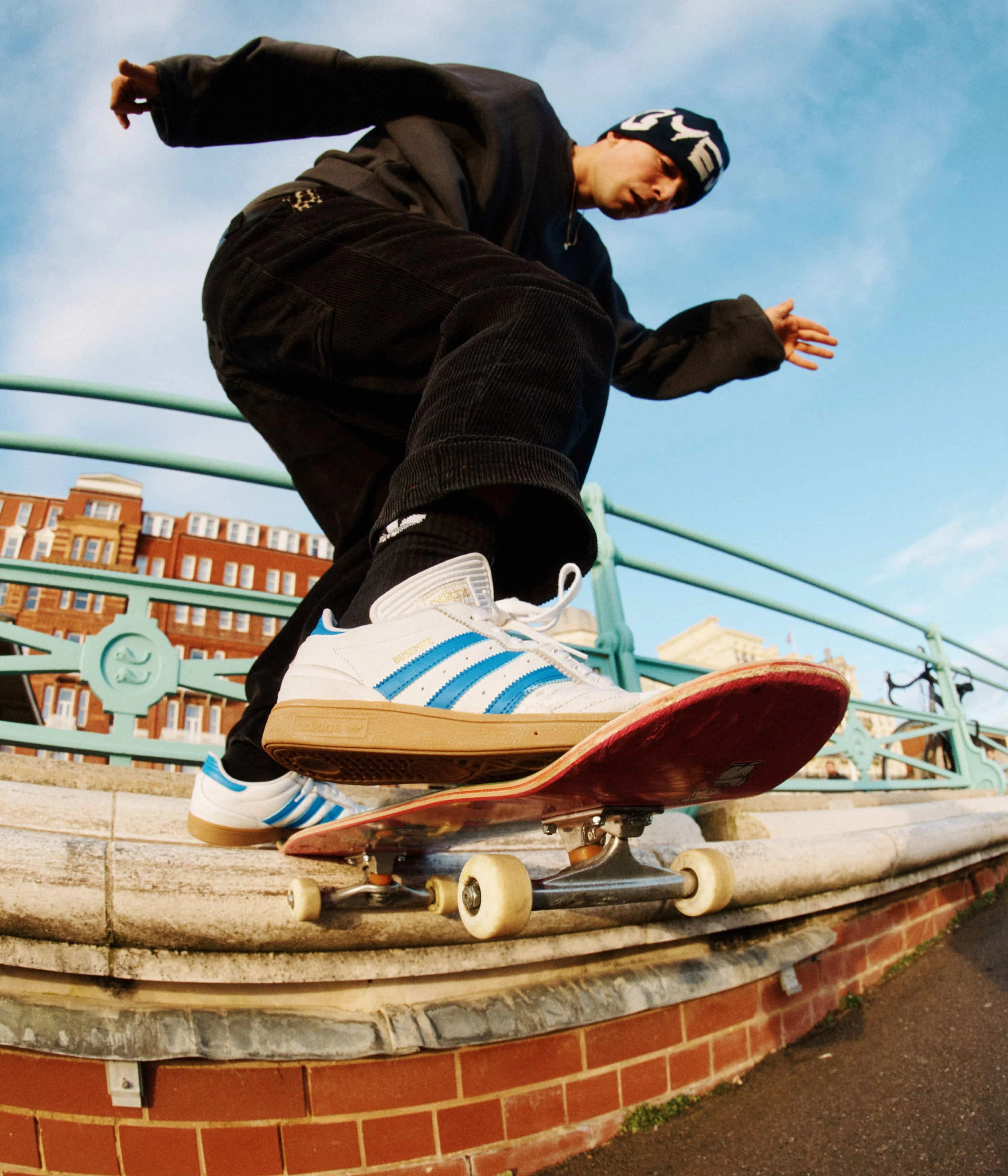 Fitness Shoes Adidas Adidas Busenitz Shoes - FTWR White / Bluebird / Gold Metallic