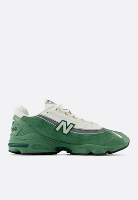 1000 Low-Top Sneakers in Mallard Green with Sea Salt New Balance 860 V13 Womens