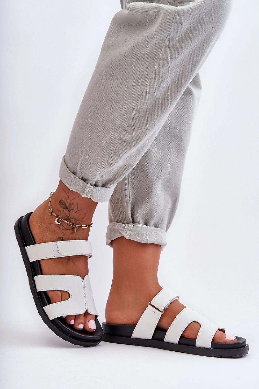 Flip-flops model 183607 Step in style Fanning Flip Flops Size 9