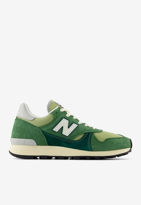 475 Sneakers in Everglade Green with Mallard Green and Marsh Green New Balance Fuelcell Supercomp Trainer V2 Review