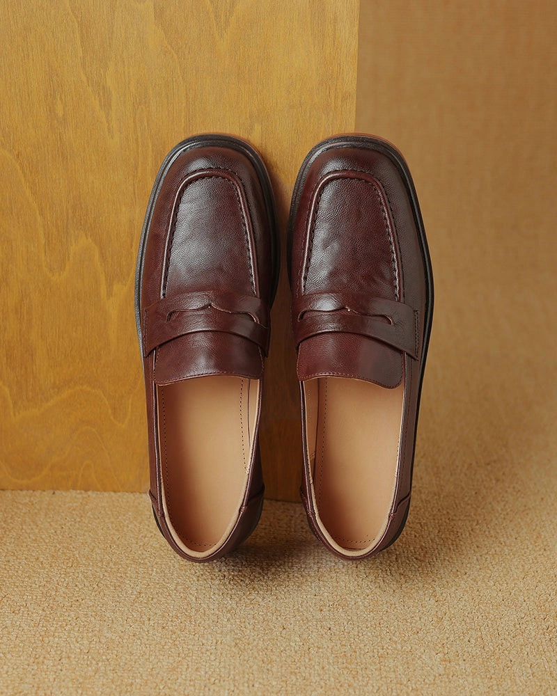 Logo Loafers Leather Round Toe Flat Low Heeled Loafers