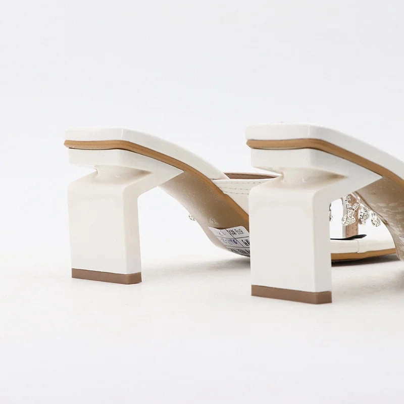 Liyke 2024 neue Marke seltsame High Heels Flip Flops Frauen Hausschuhe Mode Kristall Fransen V-Riemen Sandalen Schuhe Panto letten Slider Tinkerbell Costume Slippers