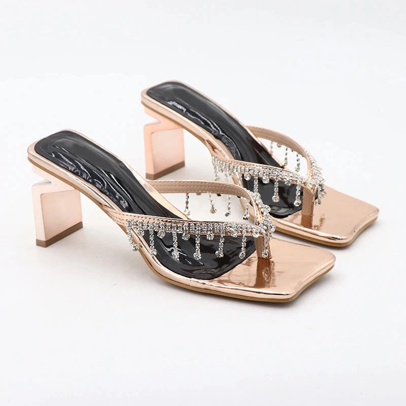 Liyke 2024 neue Marke seltsame High Heels Flip Flops Frauen Hausschuhe Mode Kristall Fransen V-Riemen Sandalen Schuhe Panto letten Slider Everly Slides