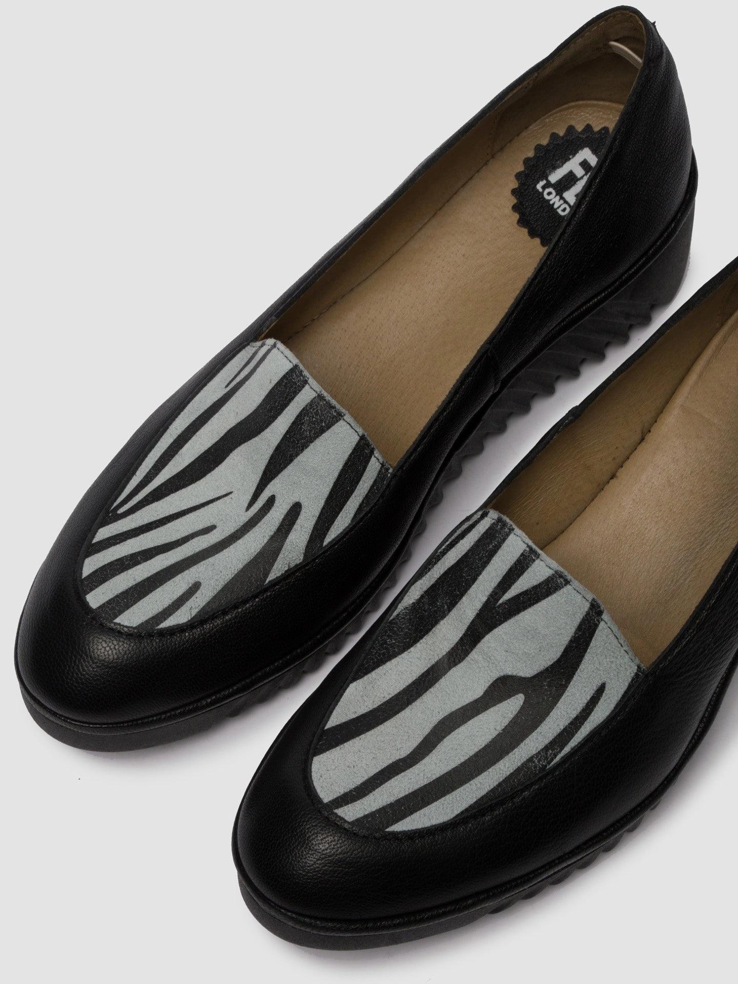 Loafers Shoes LUAN239FLY MOUSSE/ZEBRA BLACK/OFFWHITE Loafers With Laces