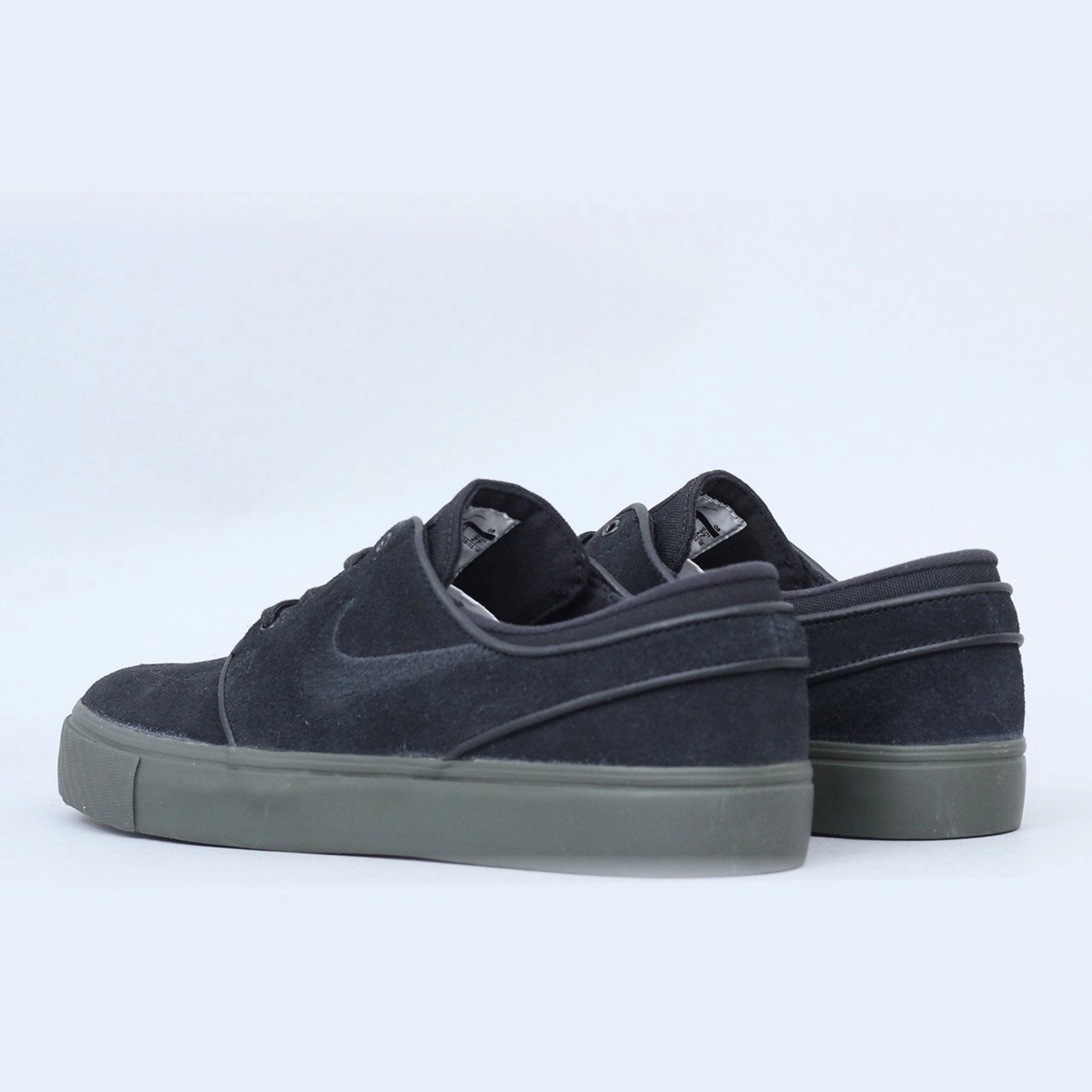 Asics Prototype Shoes Nike SB Stefan Janoski Shoes Black / Black - Sequoia