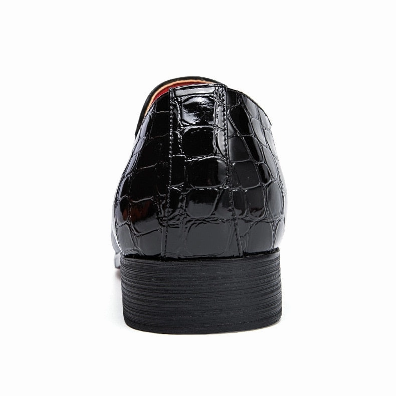 Luxury Crocodile Grain Men Shoes Slip-on Flat Oxfords Shoes Men Casual Fashion Pointed Toe Dress Shoes Business Wedding Shoes Flat Shoes With Bling