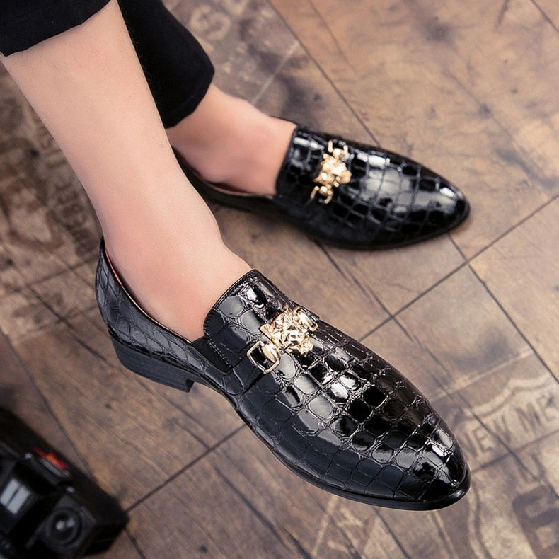 Luxury Crocodile Grain Men Shoes Slip-on Flat Oxfords Shoes Men Casual Fashion Pointed Toe Dress Shoes Business Wedding Shoes Mountain Bike Flat Pedal Shoes Review