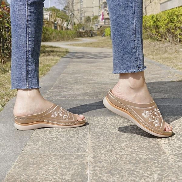 Women's Vintage Casual Embroidered Slippers 50736317S Dog House Slippers