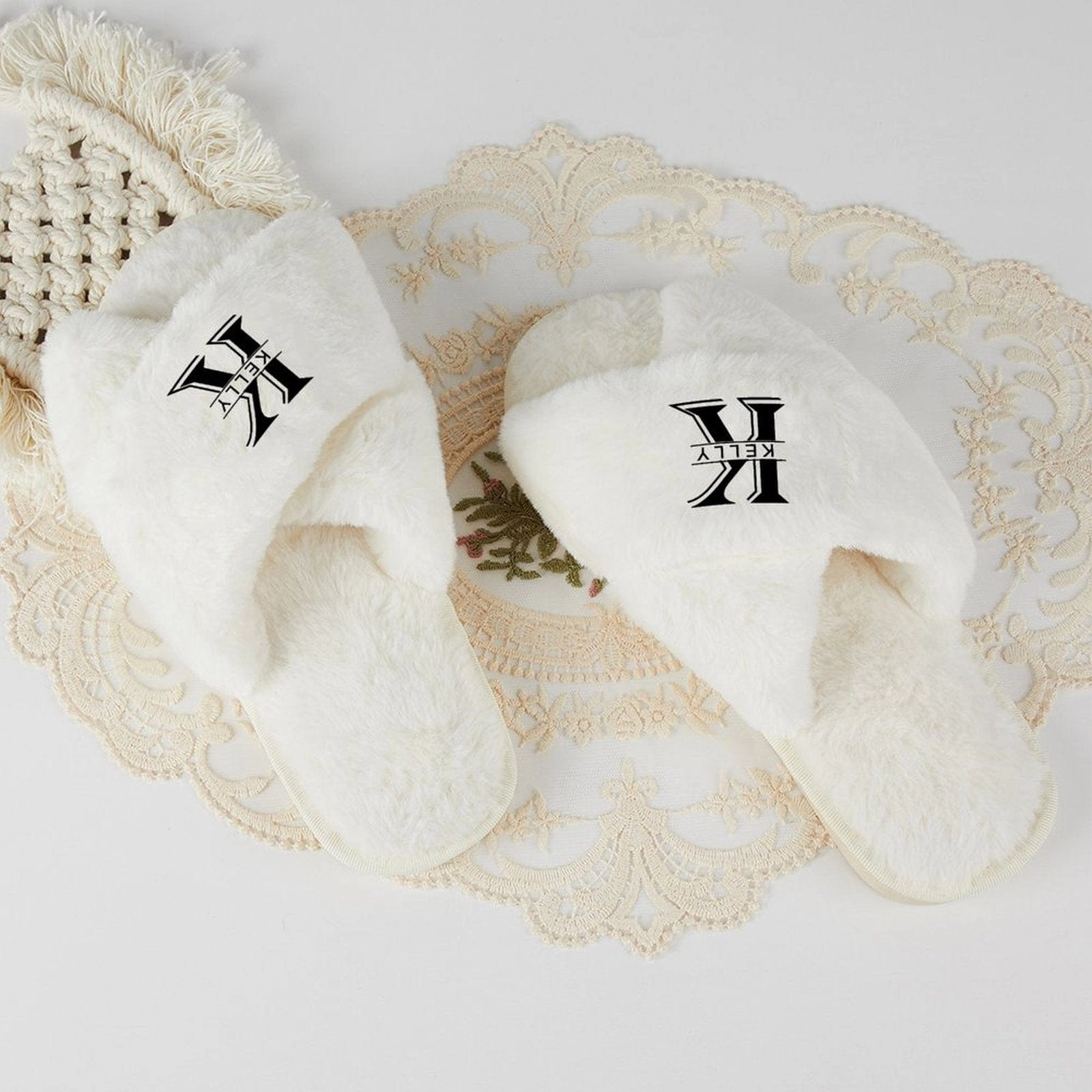 Custom Name&Initials Bridesmaid Slippers Fluffy Bridal Slippers Fuzzy Cross Band House Slide Shoes Slippers That Look Like Shoes