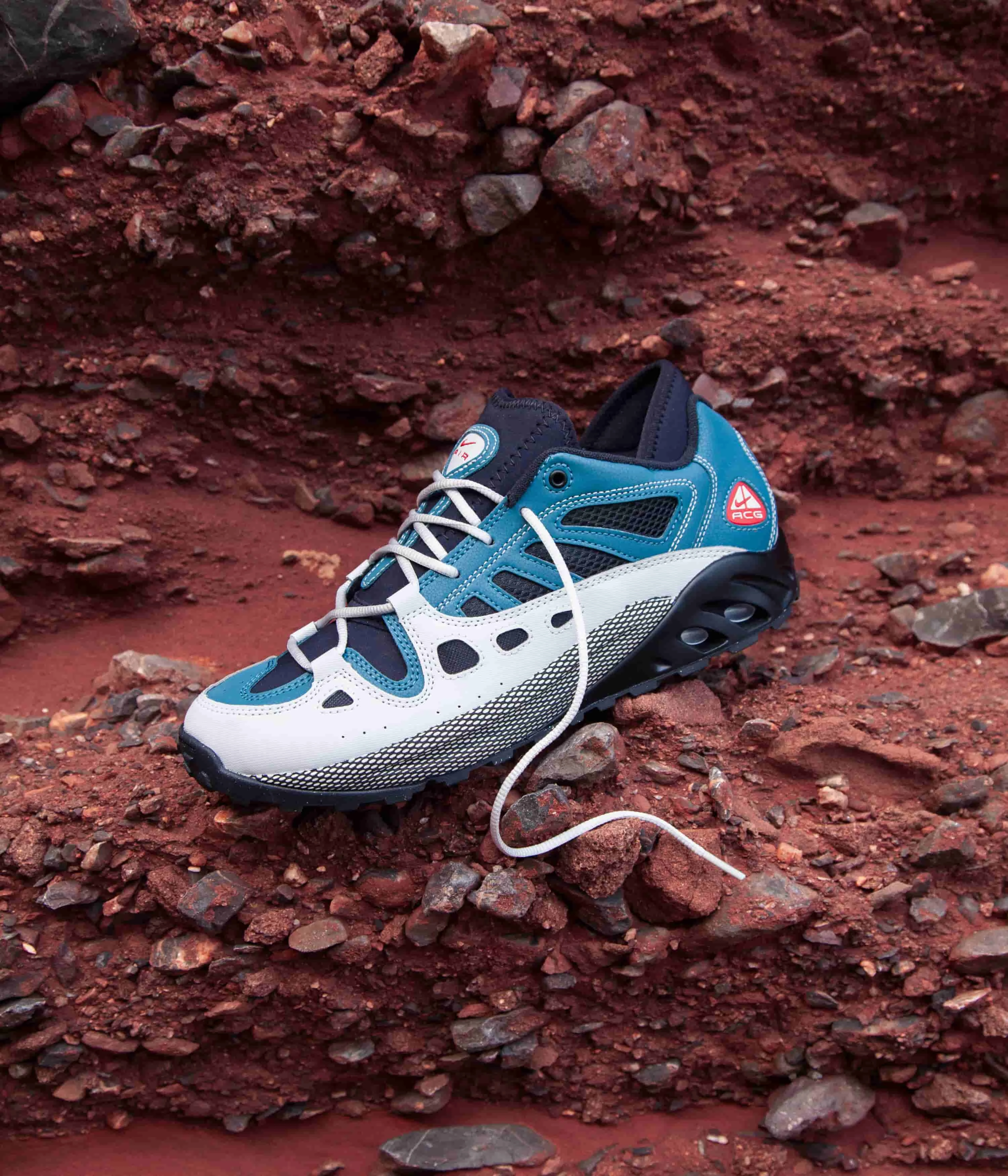 Nike ACG Air Exploraid Shoes - Ash Green / Varsity Red - Black - Neutral Grey Top Asics Walking Shoes