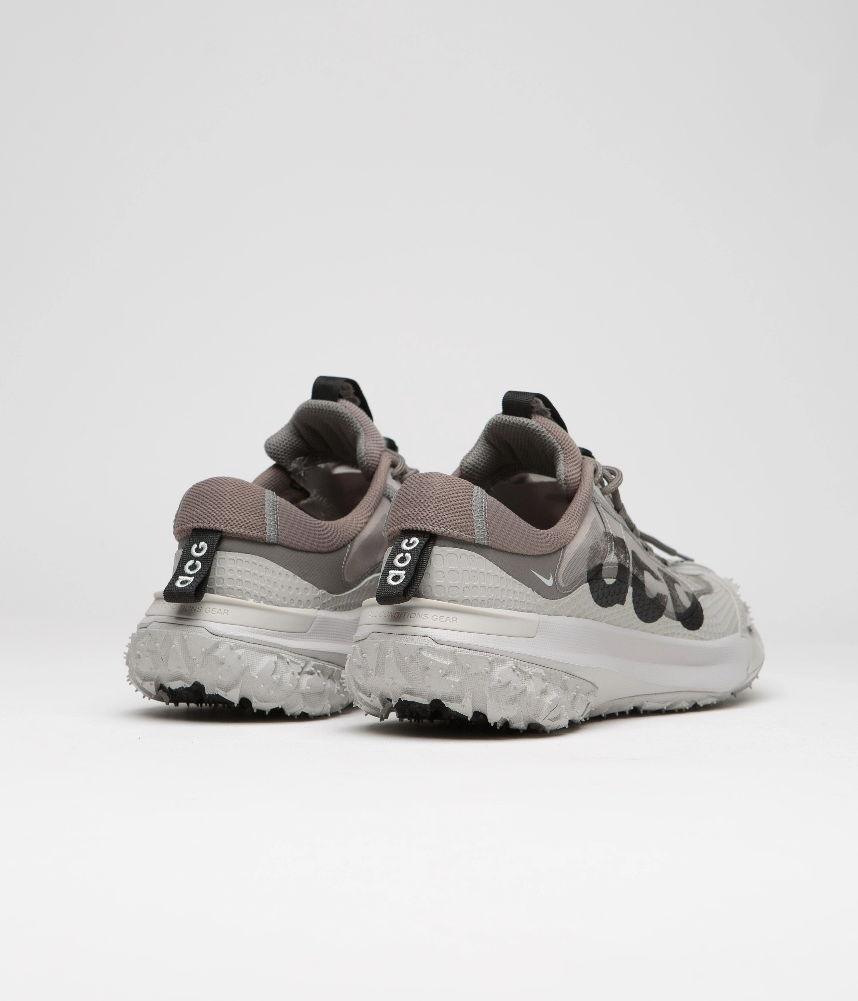 Nike ACG Mountain Fly 2 Low Shoes - Light Iron Ore / Black - Flat Pewter Sean Wotherspoon Shoes Asics