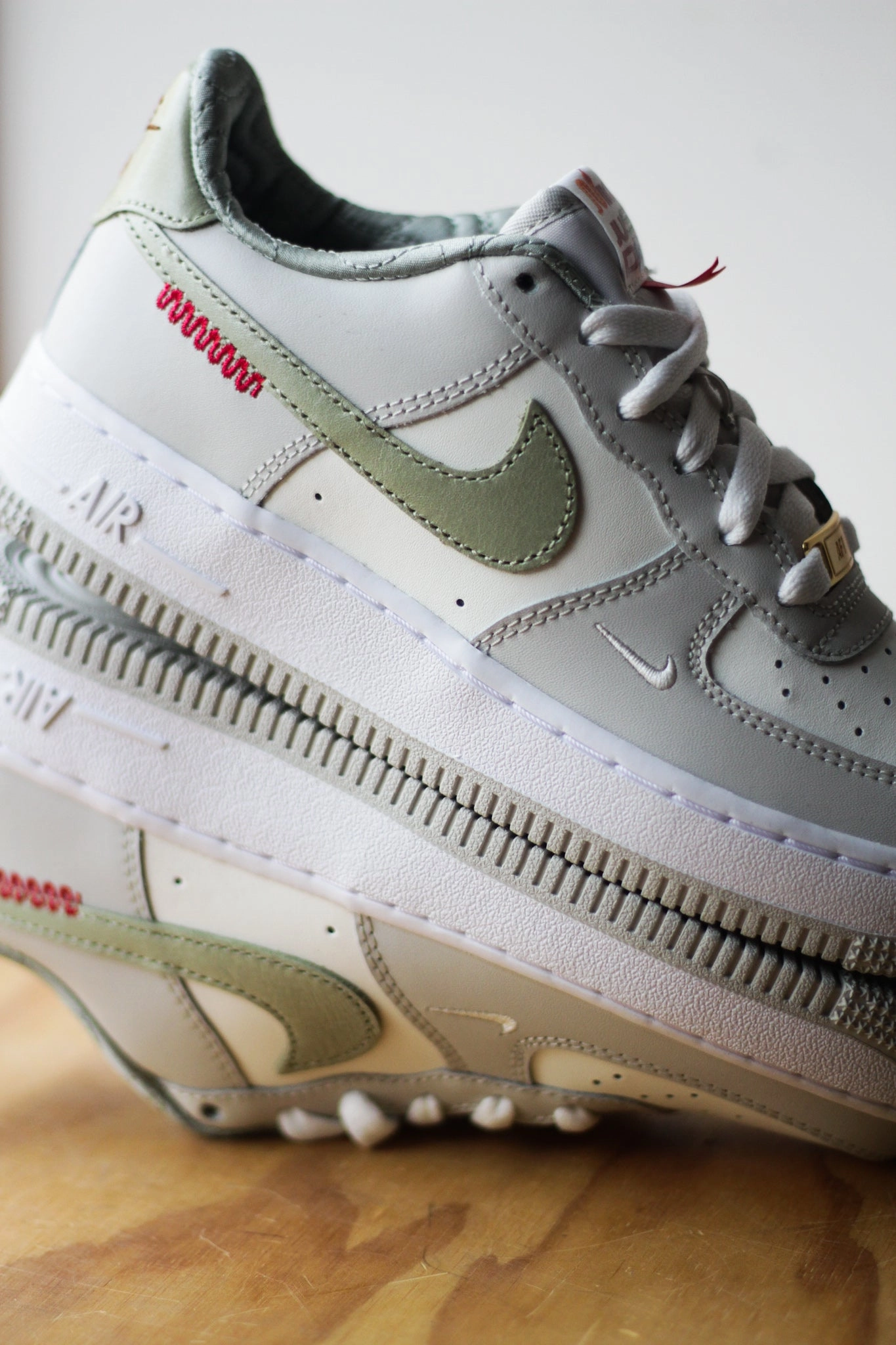 Asics Tennis Shoes Models NIKE AIR FORCE 1 LV8 (GS) "SAIL/OLIVE AURA-WHITE-LIGHT BONE"