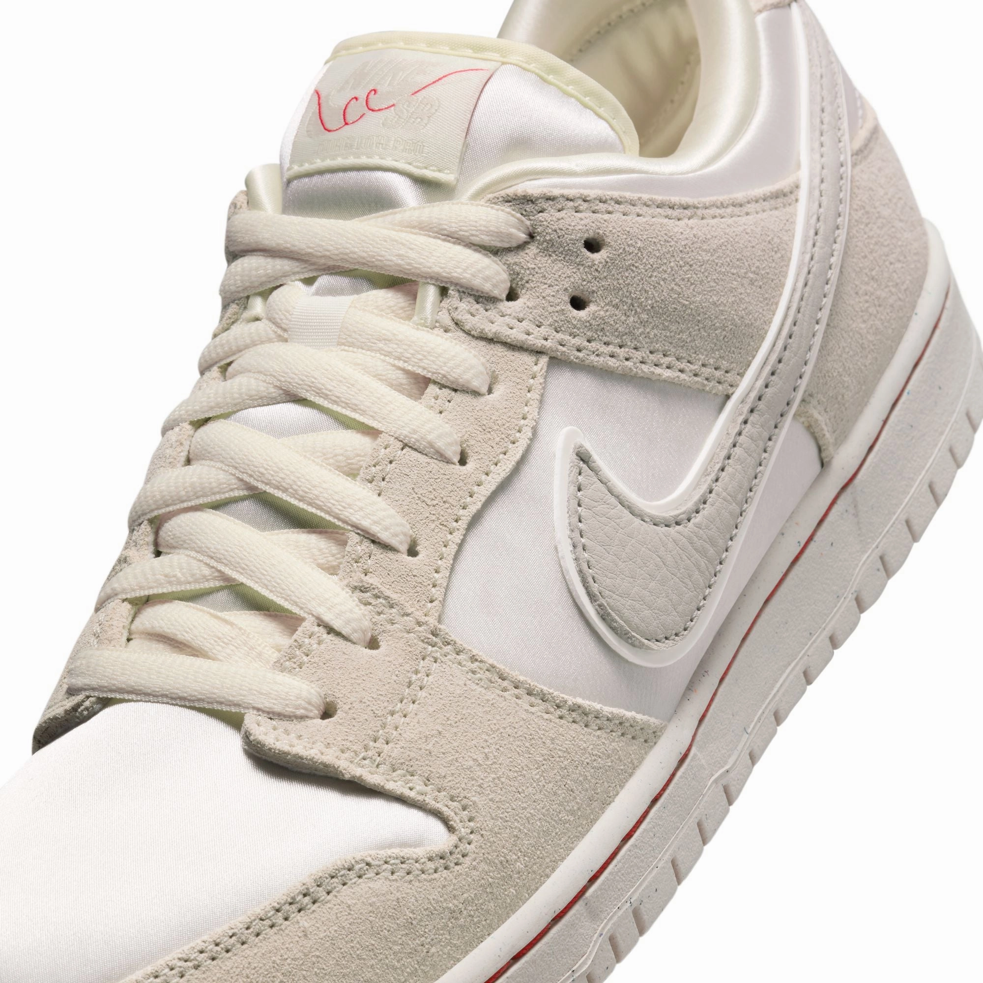 NIKE SB 'CITY OF LOVE' DUNK LOW PRO WHITE / RED Asics Trailrunning Shoes