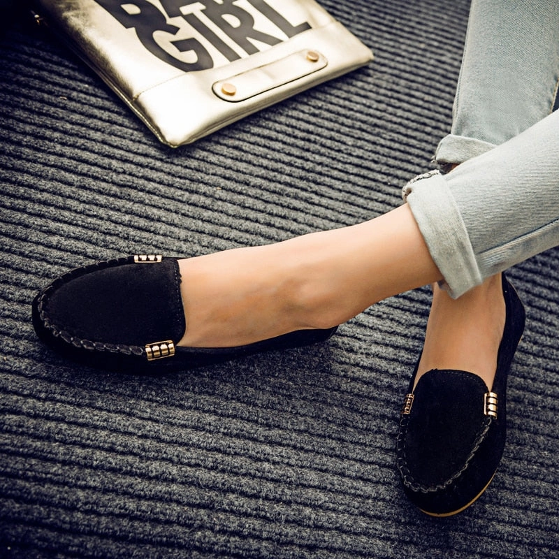 Plus Size 35-43 Women Flats Faux Suede Slip on Flat Shoes Woman Loafers Metal Boat Shoes Soft Female Shoes Black zapatos mujer Flat Shoes With Sole