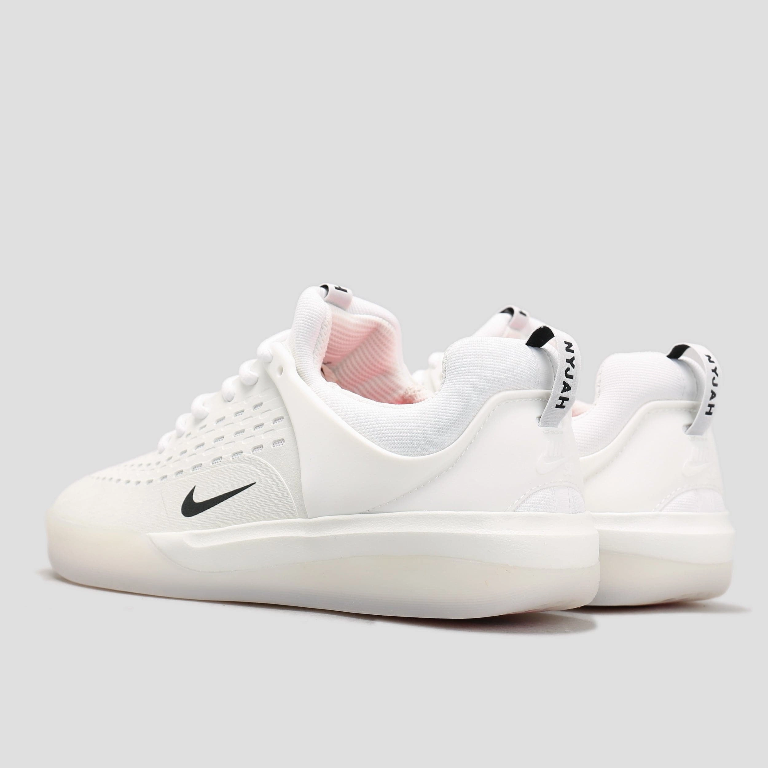 Asics Court Ff 2 Tennis Shoes Nike SB Nyjah 3 Shoes White / Black - Summit White - Hyper Pink