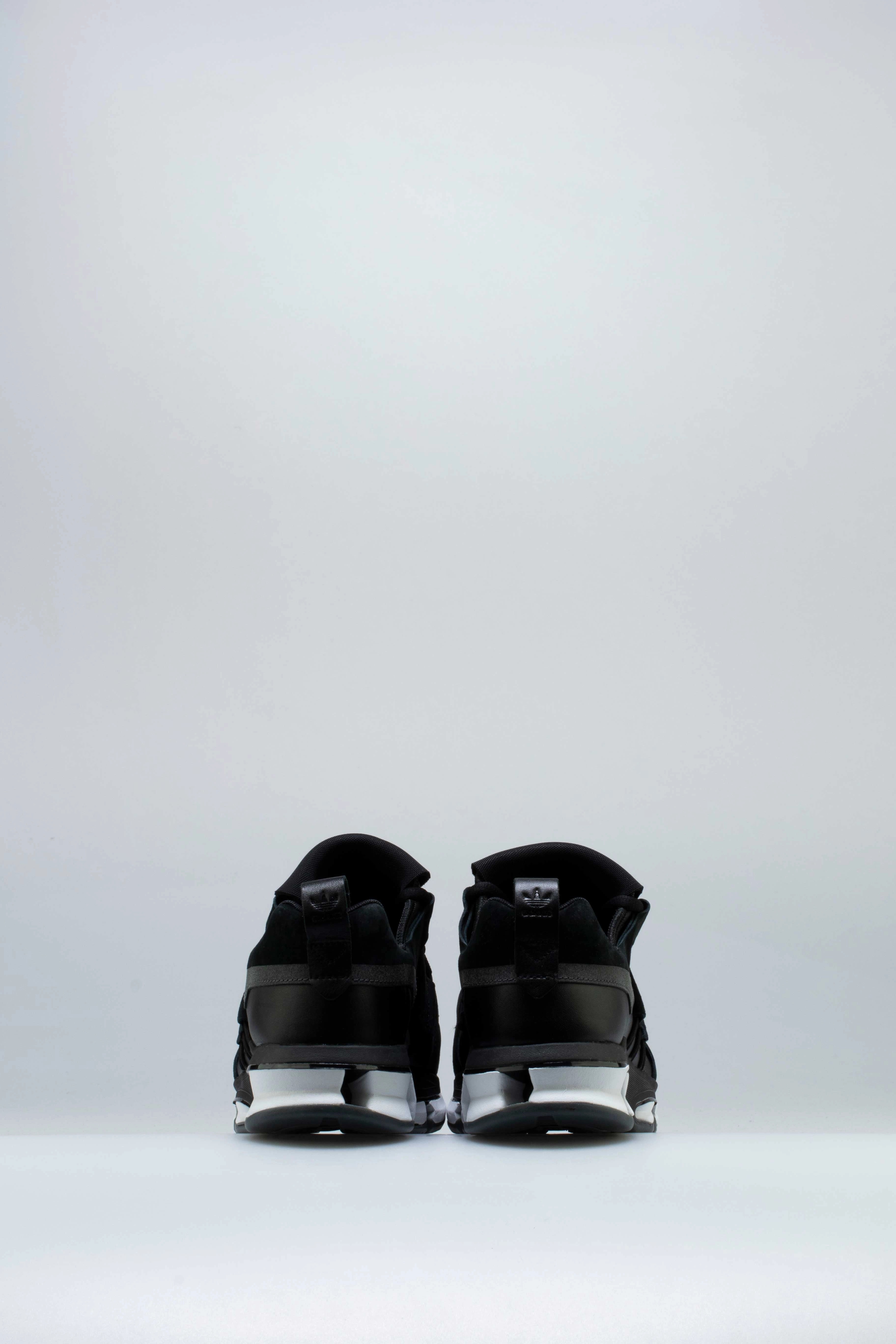 Adidas Yeezy 500 Lace Up Sneakers Shoes Casual Twinstrike ADV Stretch Leather Mens Shoe - Black/White