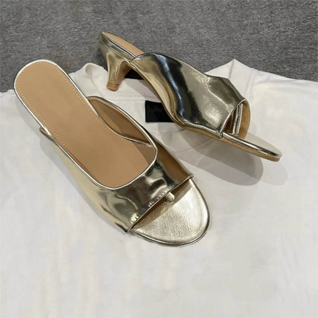 binfenxie  -  Kitten Heels Flip Flops Mule Sandals Patent Leather Casual Round Open Toe Patent Leather 2024 Beach Slides Pumps Shoes For Women Flip Flops With Studs And Bow