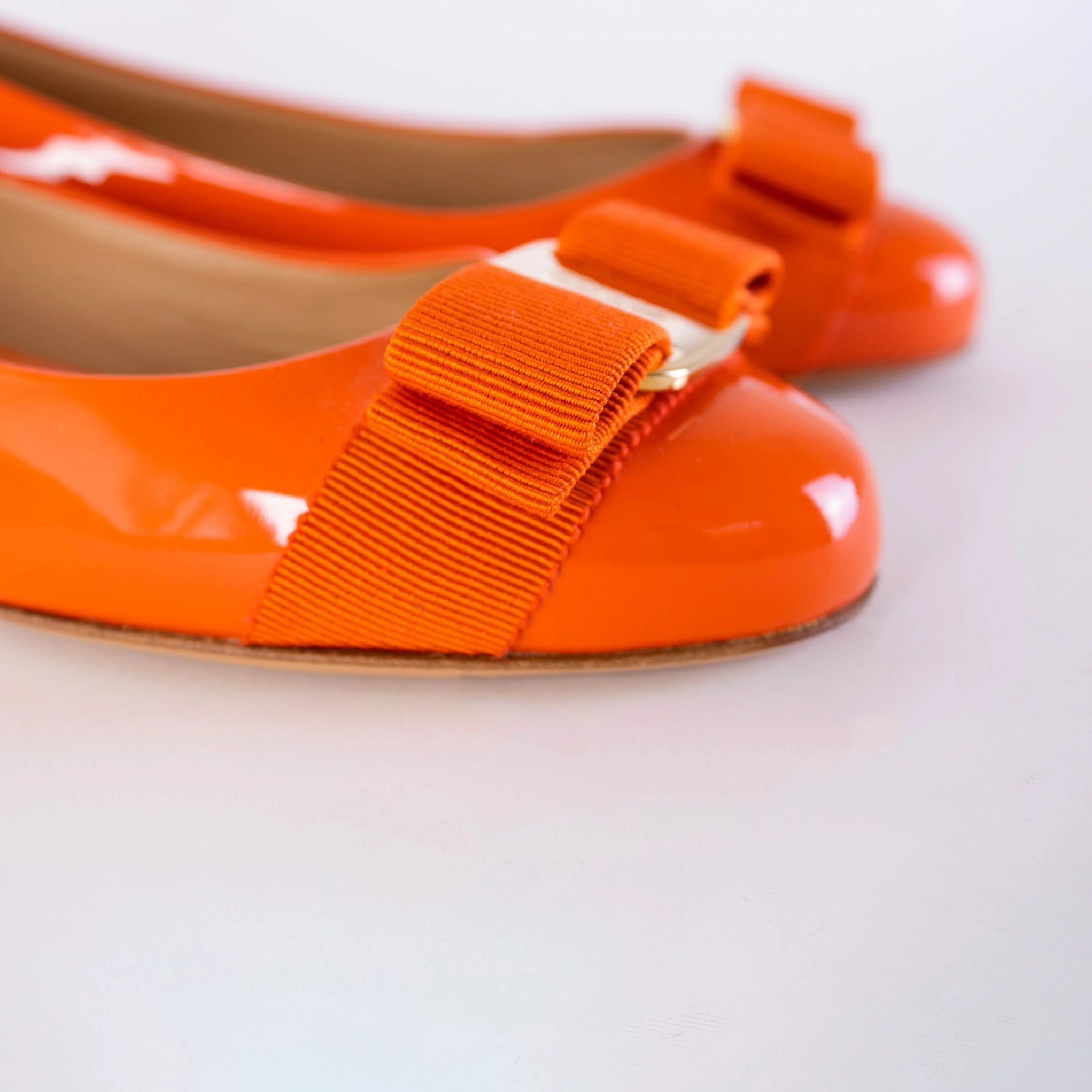Comfortable Formal Flat Shoes Salvatore Ferragamo Elegant Orange Leather Ballerinas
