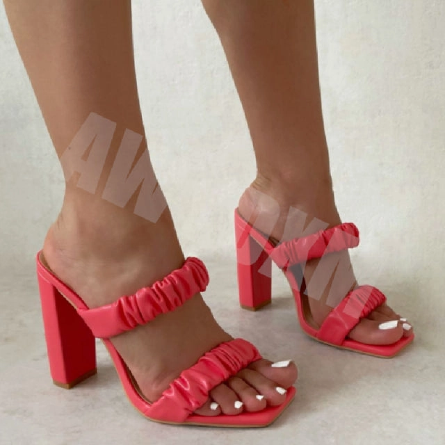 Designer Slippers 2022 Fashion Pleated Female Sandals Sexy Open Toe High Heels Lady Pumps Dress Party Shoes Women Summer Slides Open Toe House Slippers