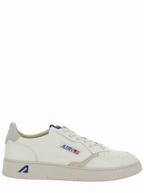Slide On Sneakers 'Medalist' White Low Top Sneakers With Logo Patch On Tongue And Side In Leather Man