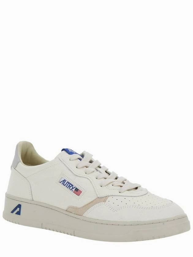 'Medalist' White Low Top Sneakers With Logo Patch On Tongue And Side In Leather Man Best Way To Wash Sneakers
