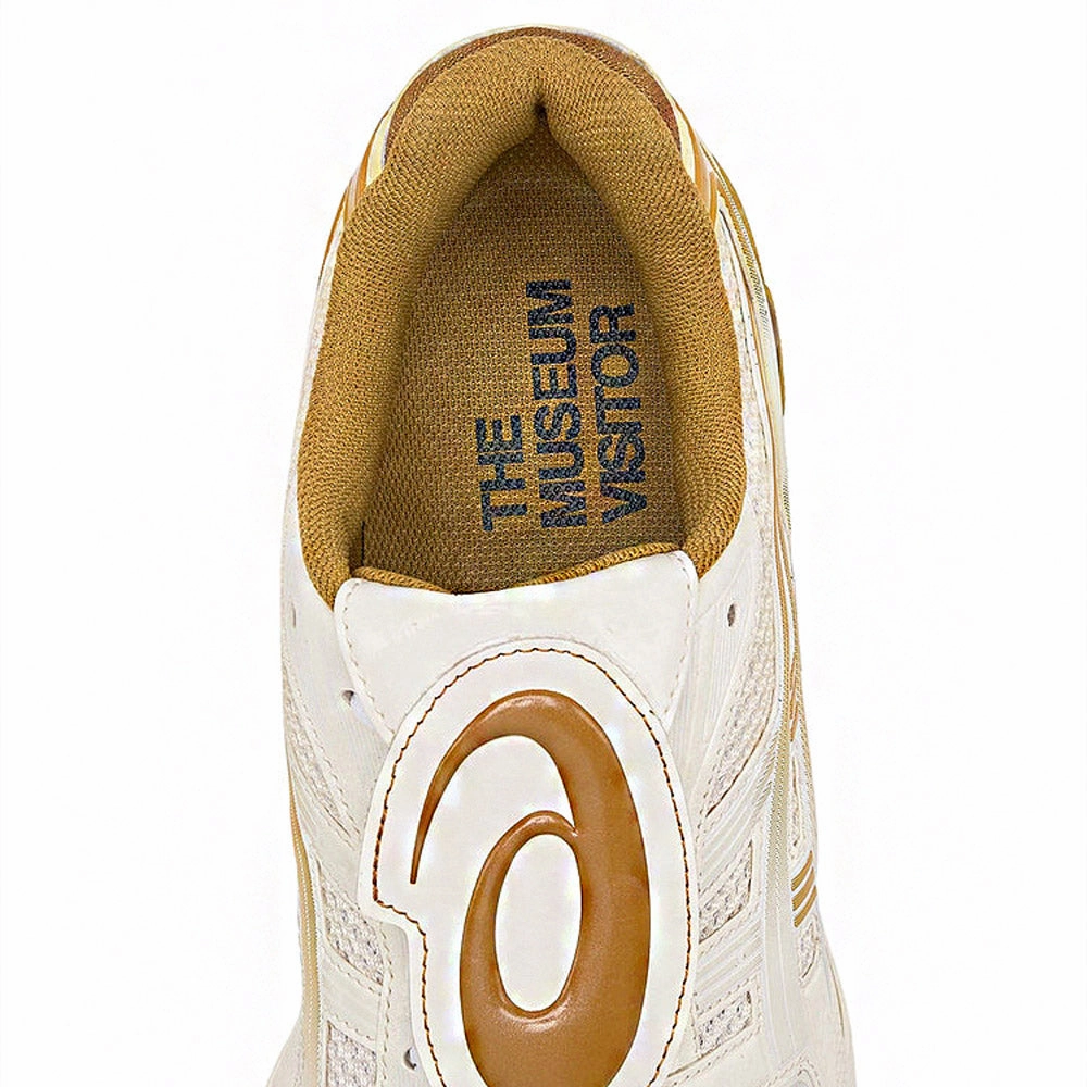 Asics Gel Nimbus 19 Running Shoes Asics x The Museum Visitor Gel-Kayano 14 | Cream Gold