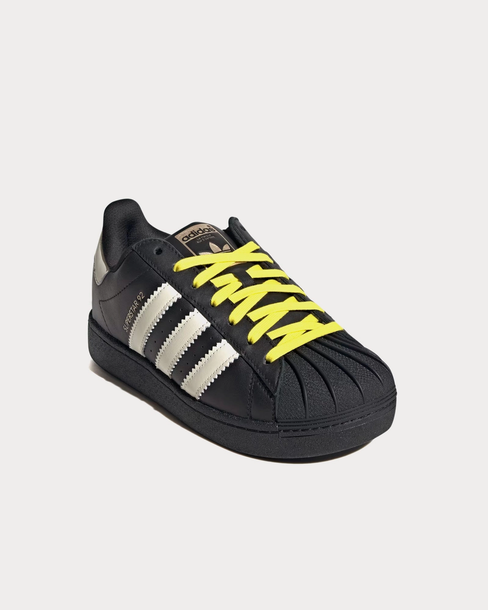 Walking Adidas Shoes Virgina Superstar Core Black / Sky Rush / Cream White Low Top Sneakers