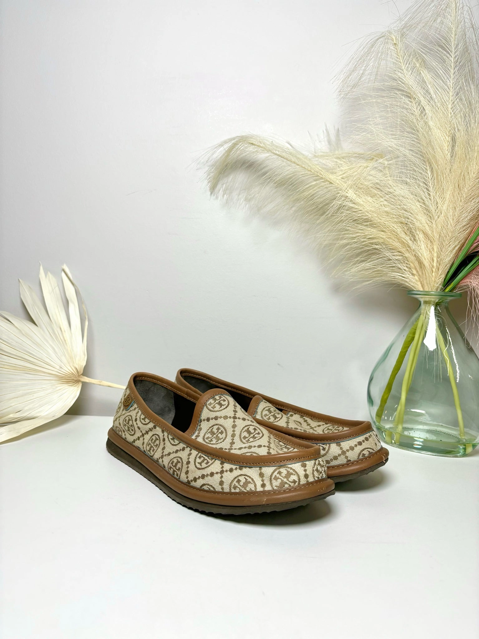 W Shoe Size 9 Tory Burch Tan Canvas Logo Loafers Stylish Loafers