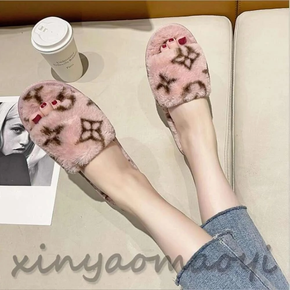 Women  Fashion Winter Plush Flip Flops Female Fur Slippers    3711390 U Of M Slippers