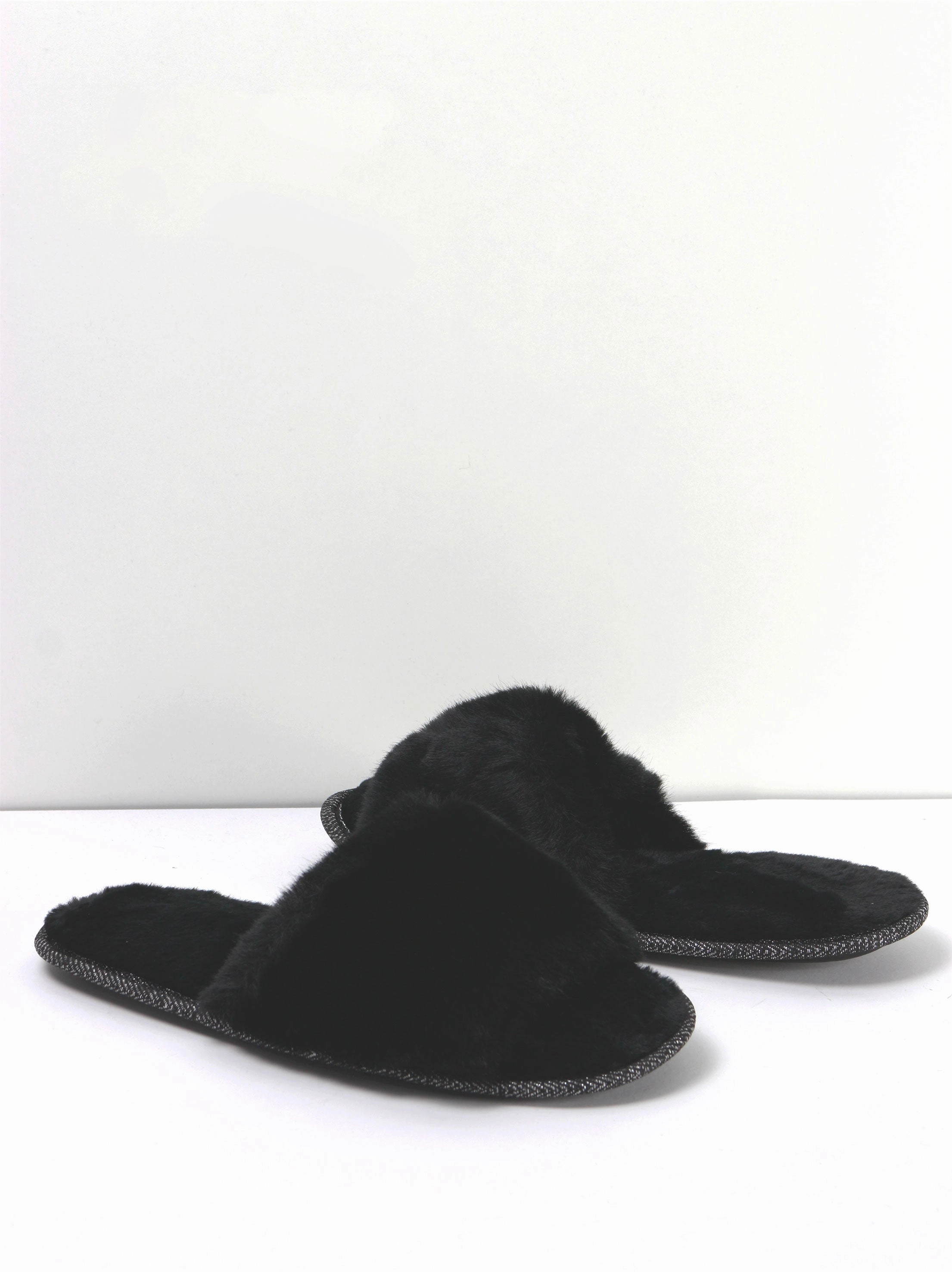 Women's Faux Fur Rubber Sole Slippers,Black Serra Slippers